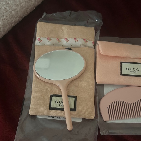 Gucci Beauty Pink Hair Accessory Collection - Picture 3 of 6